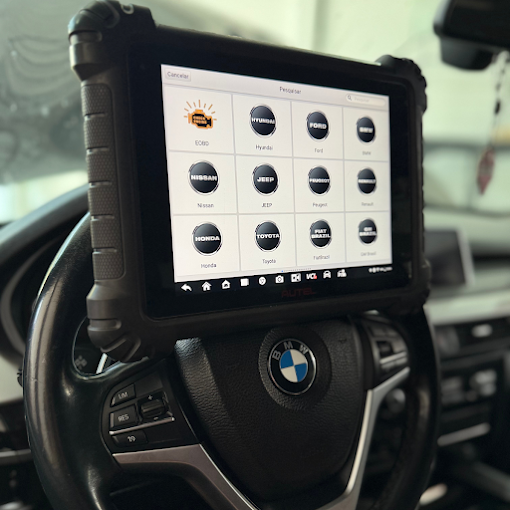 Diagnóstico eletrônico de câmbio com tablet automotivo